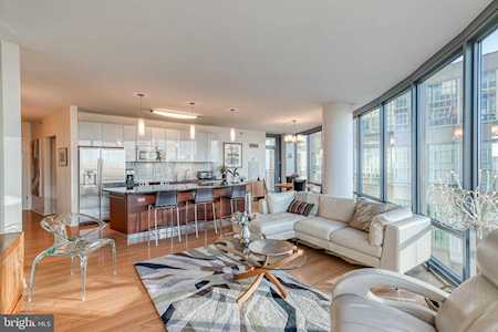 2101 Market St #802 Philadelphia, PA 19103