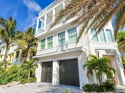 2201 Avenue C Bradenton Beach, FL 34217