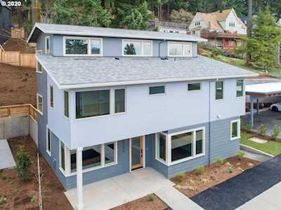 6263 SE Yamhill St Portland, OR 97215