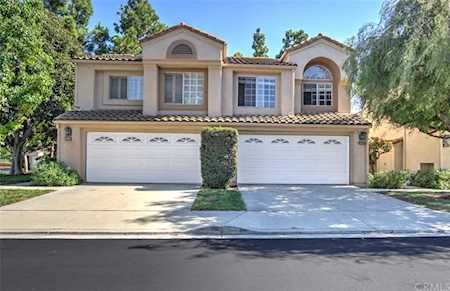 126 Almador Irvine, CA 92614