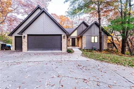 5209 NW Bluff Dr Parkville, MO 64152