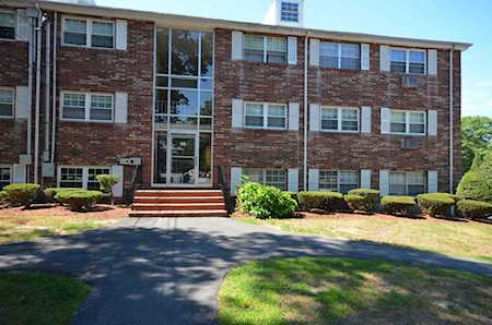 99 Edgelawn Ave #2 North Andover, MA 01845