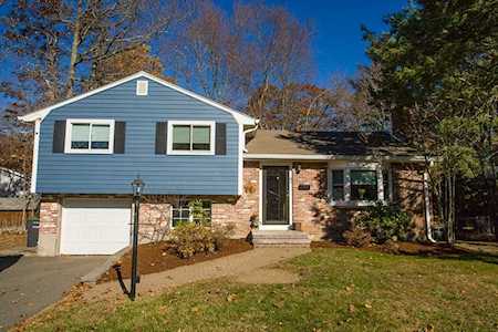 85 Chickering Rd Dedham, MA 02026