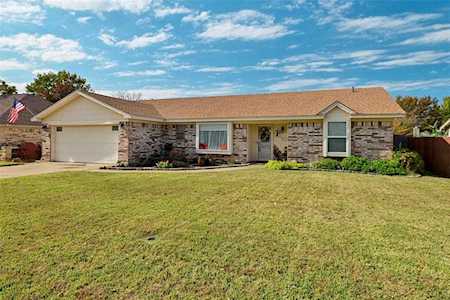 7229 Timberlane Drive North Richland Hills, TX 76182