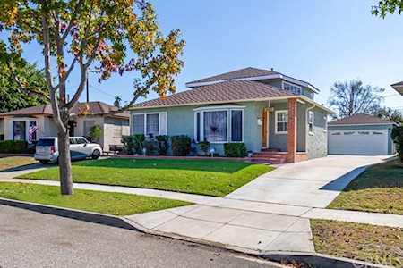 5752 Capetown Street Lakewood, CA 90713