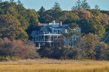 152 Saconesset Road Falmouth, MA 02540