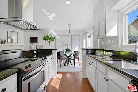 1337 Berkeley Street #7 Santa Monica, CA 90404