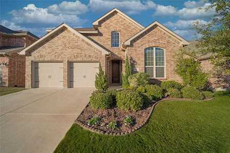 1613 Presley Way Lantana, TX 76226