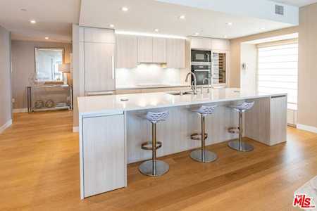 6250 Hollywood #8M Los Angeles, CA 90028
