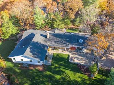 92 Royalston Road Wellesley, MA 02481