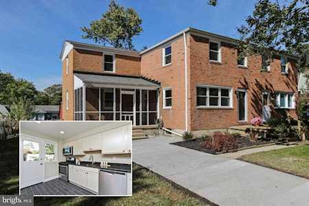 1016 Cayer Dr Glen Burnie, MD 21061