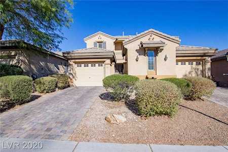 9056 Wolf Dancer Ave Las Vegas, NV 89143