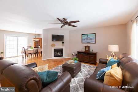 312 Woodchuck Ln Harpers Ferry, WV 25425