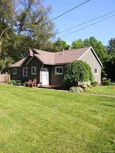 3484 Highland Blvd Highland Twp, MI 48356