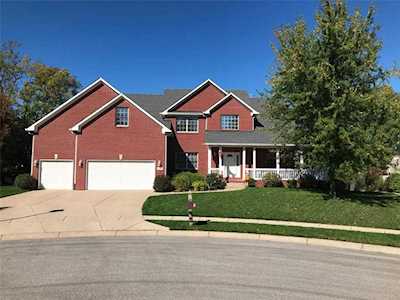113 Walnut Woods Dr Greenwood, IN 46142