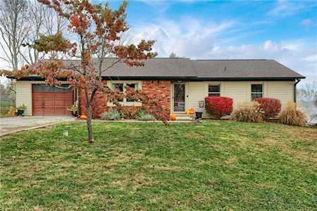 9525 Wellington Dr Martinsville, IN 46151