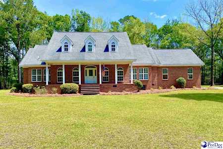 124 Riverwood Drive Dillon, SC 29536