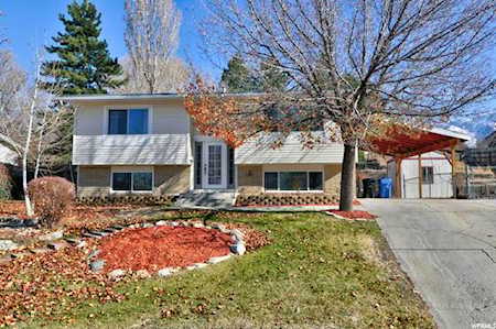 10513 S Godatia E Cir Sandy, UT 84094