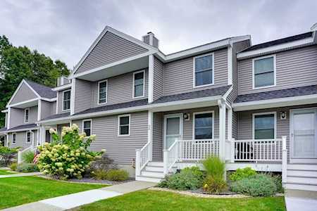 26 Sycamore Dr #26 Leominster, MA 01453