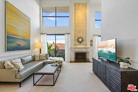 1271 Granville Avenue #303 Los Angeles, CA 90025