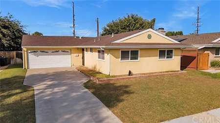 5661 Belle Avenue Cypress, CA 90630