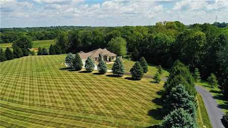 6612 Travis Rd Greenwood, IN 46143