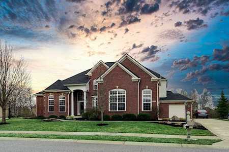 2569 Dawn Ridge Dr Carmel, IN 46074