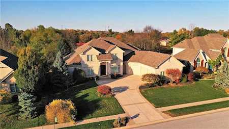 2816 Coventry Ln Greenwood, IN 46143