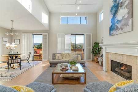 11322 Camarillo Street #304 Toluca Lake, CA 91602