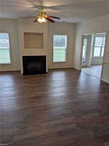 1824 Kempsville Crossing Ln Virginia Beach, VA 23464