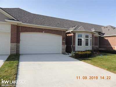 49250 Pond Place Shelby Twp, MI 48315