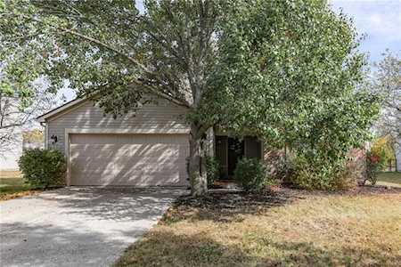899 Yellowwood Dr Greenwood, IN 46143