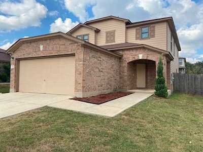 122 Rummel DR Kyle, TX 78640