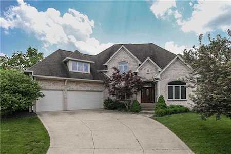 2158 Caledonian Ct Greenwood, IN 46143