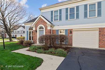 2546 E Hunter Dr Arlington Heights, IL 60004