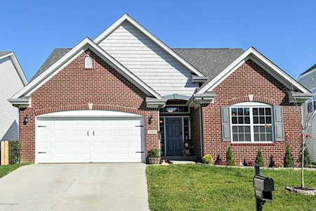 1062 Autumn Crest Ln Louisville, KY 40245