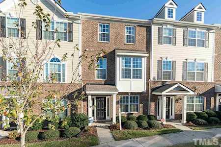 6050 Kentworth Drive Holly Springs, NC 27540