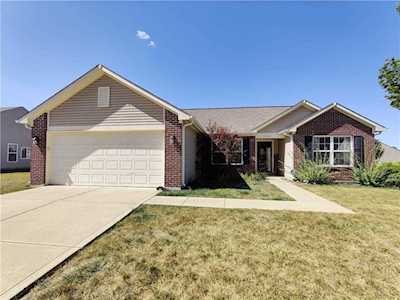 1544 Rosewood Dr Avon, IN 46123