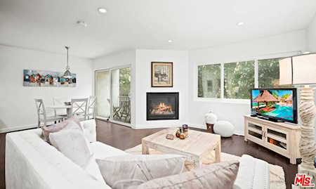 11656 Montana Avenue #206 Los Angeles, CA 90049