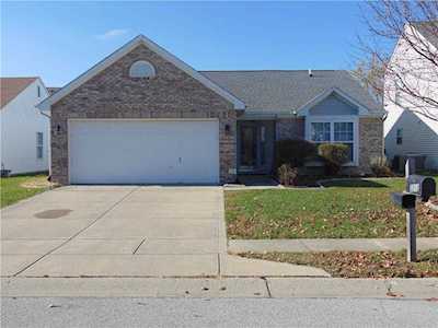 2212 Longleaf Dr Greenwood, IN 46143