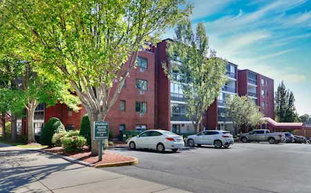 180 Green St #212 Melrose, MA 02176