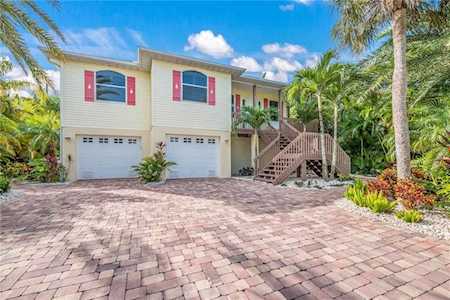 217 Sycamore Ave Anna Maria, FL 34216