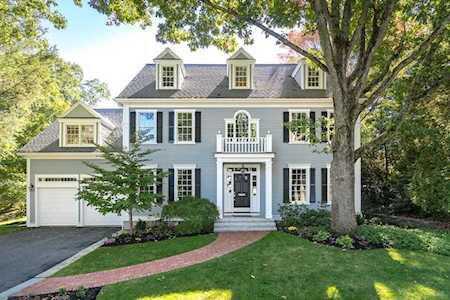 15 Robbins Rd Lexington, MA 02421