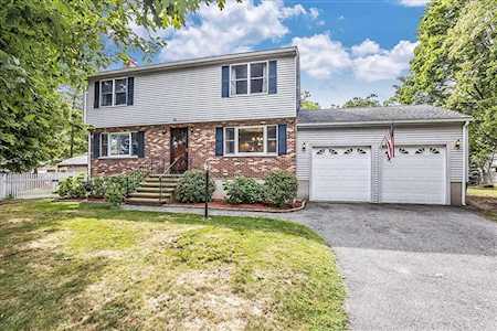 10 Dexter St Wilmington, MA 01887