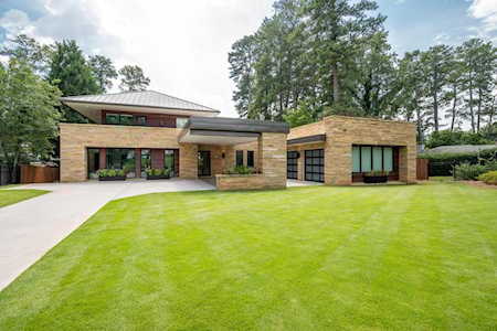 440 Cochran Dr NW Atlanta, GA 30327