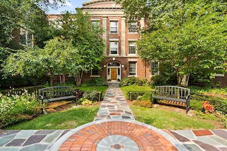 139 Beaconsfield Rd #2 Brookline, MA 02445