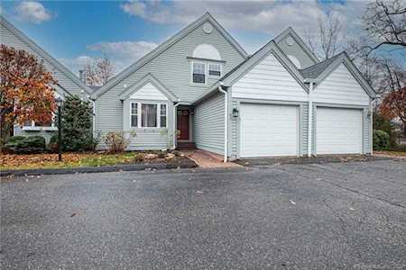 63 Greystone #63 Shelton, CT 06484
