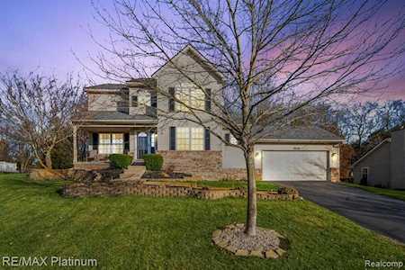 9350 Huron Park Dr Hamburg Twp, MI 48116