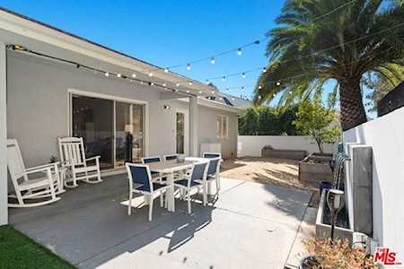 1375 Jonesboro Drive Los Angeles, CA 90049