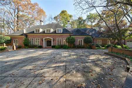 1660 Winterthur Close Atlanta, GA 30328
